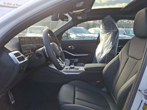 Used 2025 BMW 330i xDrive Sedan w/ M Sport Package image 6