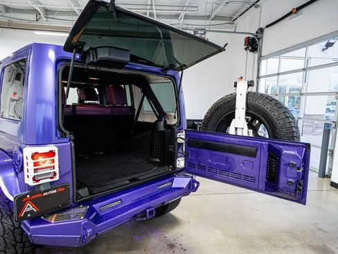 Used 2018 Jeep Wrangler Unlimited Sahara image 53