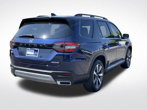 Certified 2025 Honda Pilot Touring image 6