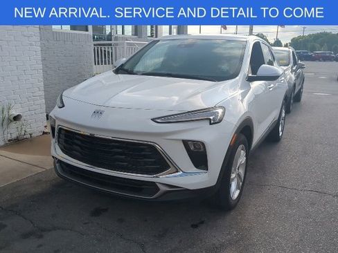 Certified 2024 Buick Encore GX Preferred FWD image 11