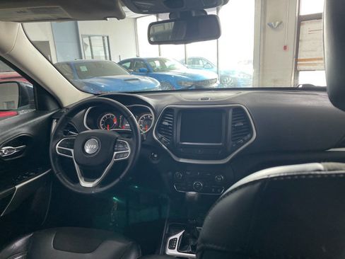 Used 2018 Jeep Cherokee Latitude Plus image 26