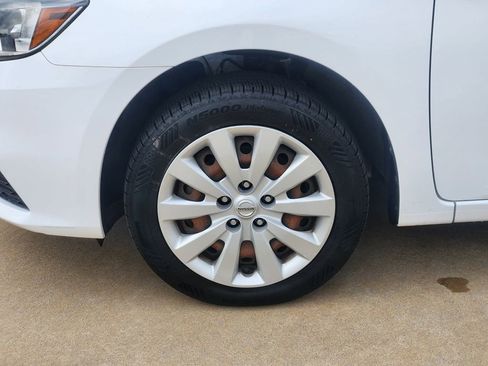 Used 2019 Nissan Sentra S FWD image 15