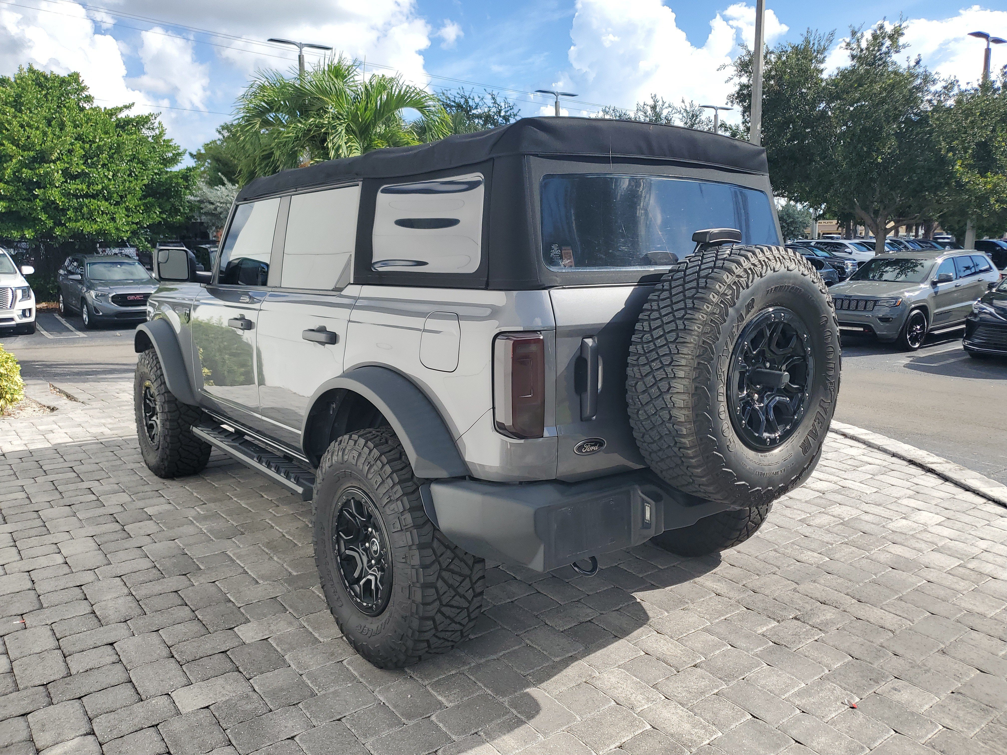Used 2022 Ford Bronco Big Bend w/ Sasquatch Package AWD/4WD image 4