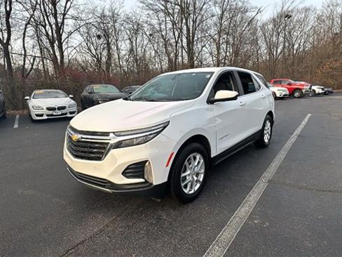 Used 2024 Chevrolet Equinox LT image 2
