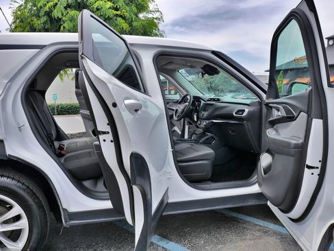 Used 2022 Chevrolet TrailBlazer LS FWD image 10