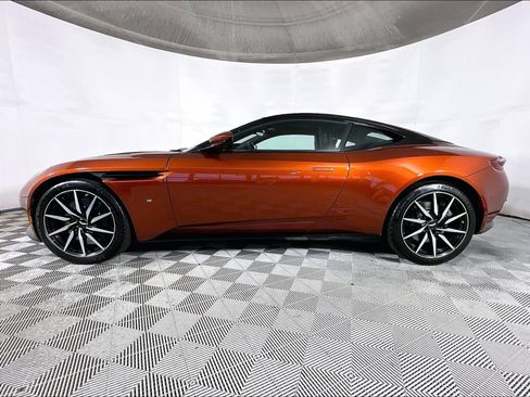 Used 2017 Aston Martin DB11 V12 RWD image 2