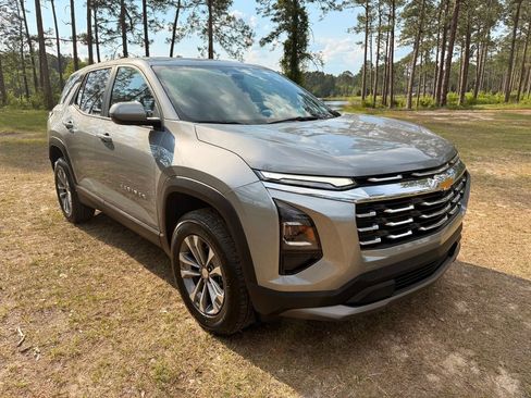 Used 2026 Chevrolet Equinox LT FWD image 7