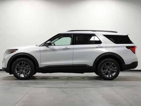 New 2026 Ford Explorer Active w/ Active Comfort Package image 7
