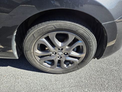 Used 2019 Toyota Yaris LE image 9