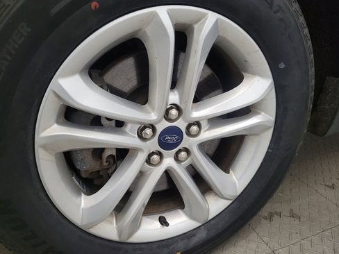 Used 2020 Ford Edge SEL w/ Cold Weather Package image 31