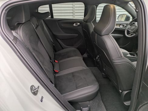 Certified 2023 Volvo C40 P8 Recharge Plus image 30