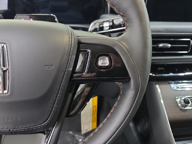 New 2027 Lincoln Aviator Reserve AWD/4WD image 15