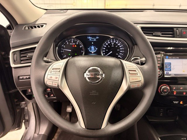 Used 2016 Nissan Rogue SV AWD/4WD image 16