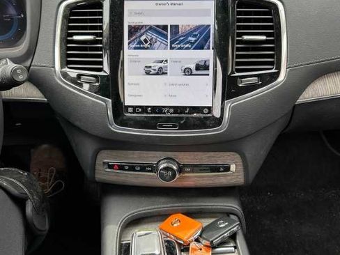 Used 2023 Volvo XC90 T8 Ultimate w/ Lounge Package AWD/4WD image 5