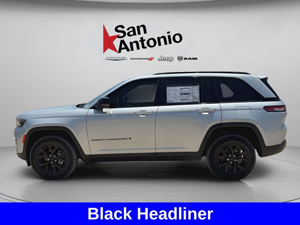 New 2025 Jeep Grand Cherokee Altitude RWD image 9