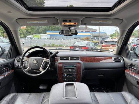 Used 2013 Chevrolet Tahoe LT w/ Luxury Package AWD/4WD image 17