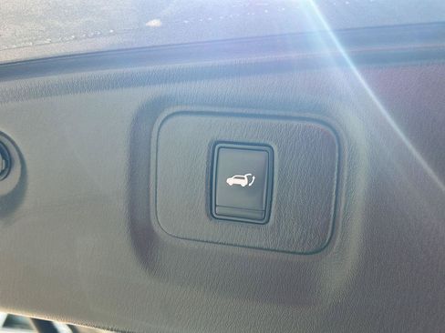 Used 2020 Nissan Pathfinder Platinum AWD/4WD image 30