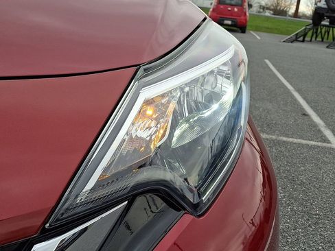 Used 2017 Nissan Versa Note SV FWD image 9