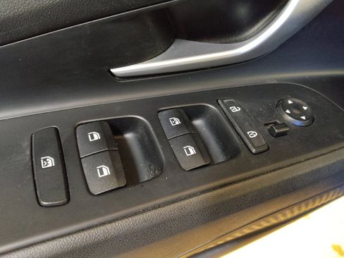 Used 2023 Hyundai Elantra Limited image 27