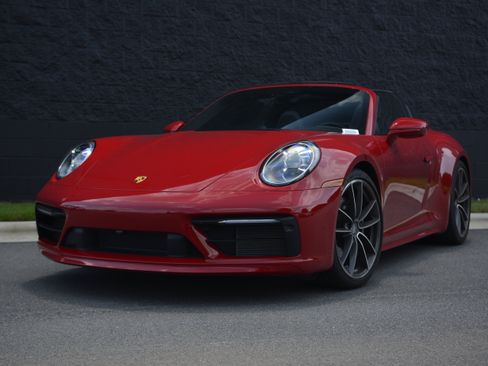 Used 2022 Porsche 911 Targa 4S AWD/4WD image 40