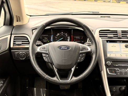 Used 2018 Ford Fusion SE w/ Equipment Group 602A FWD image 26