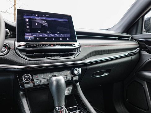 Used 2024 Jeep Compass Trailhawk image 37