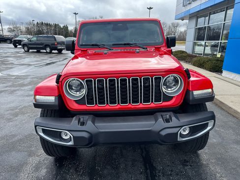 Used 2025 Jeep Wrangler Sahara w/ Safety Group image 12
