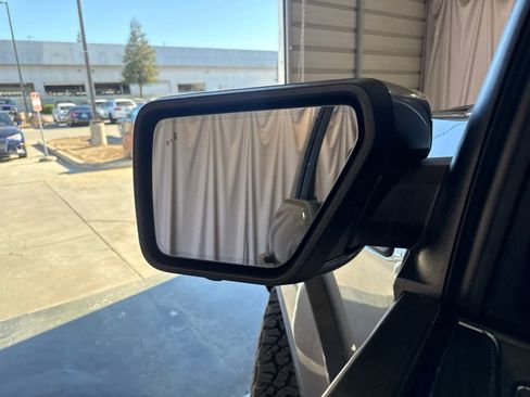 Used 2025 Ford F150 Raptor AWD/4WD image 19