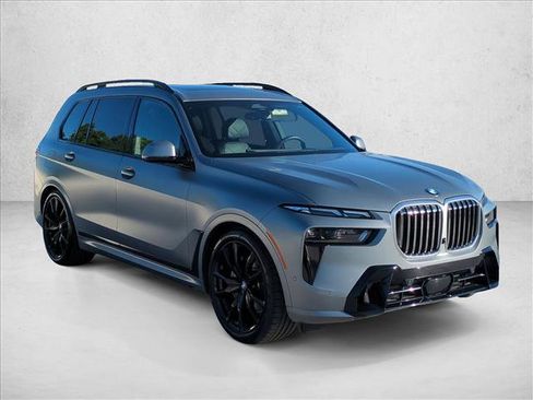 Used 2023 BMW X7 xDrive40i w/ M Sport Package AWD/4WD image 3