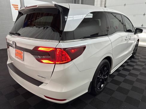 Used 2024 Honda Odyssey Sport image 9