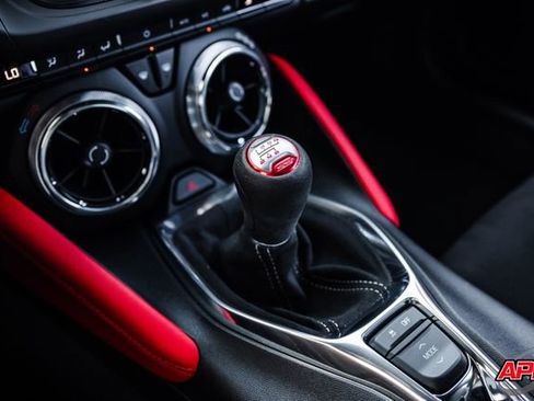 Used 2017 Chevrolet Camaro SS image 15