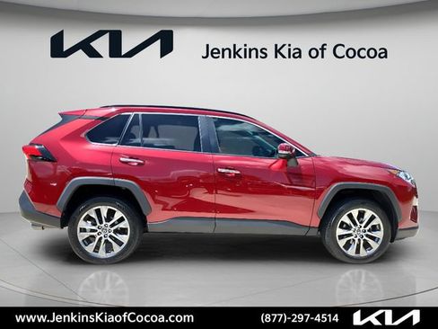Used 2019 Toyota RAV4 Limited w/ Cold Weather Package FWD image 3