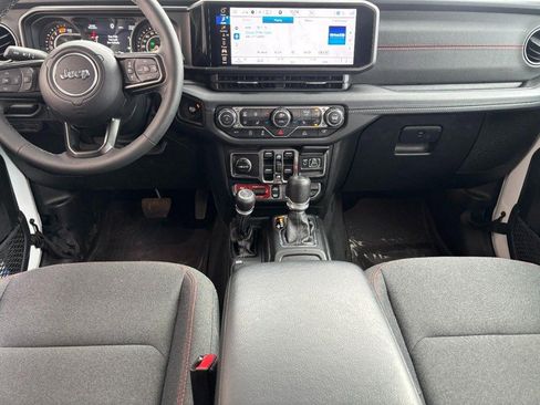 Used 2026 Jeep Wrangler Unlimited Rubicon w/ Technology Group AWD/4WD image 14