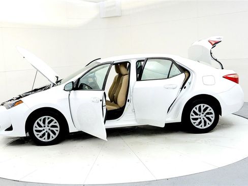 Certified 2018 Toyota Corolla LE image 10