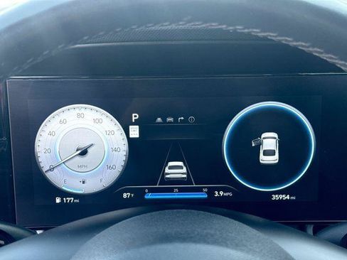 Used 2025 Hyundai Elantra Limited FWD image 10