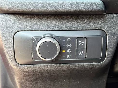 Used 2020 Ford Escape SE image 16