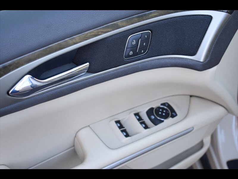 Used 2014 Lincoln MKZ w/ Equipment Group 102A Reserve FWD image 18