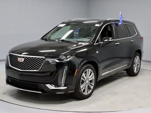 Used 2025 Cadillac XT6 Premium Luxury image 8