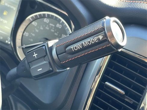 Used 2018 Nissan Titan Platinum Reserve w/ Platinum Utility Package image 27