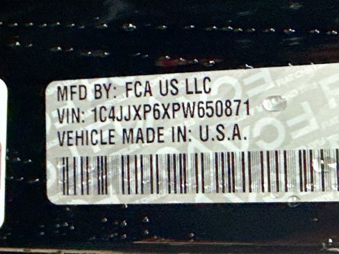 Used 2023 Jeep Wrangler Unlimited Sahara w/ Cold Weather Group image 35