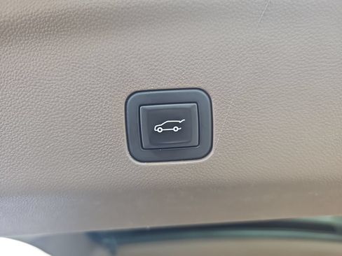 Used 2023 GMC Yukon Denali AWD/4WD image 14