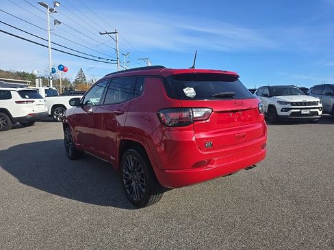 Certified 2022 Jeep Compass Limited w/ (RED) Package image 5