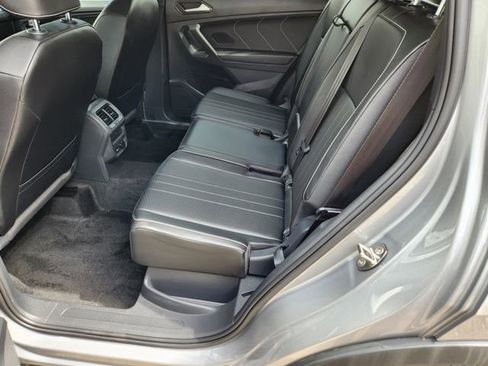 Certified 2022 Volkswagen Tiguan SE R-Line AWD/4WD image 28
