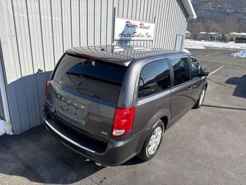 Used 2018 Dodge Grand Caravan SE w/ UConnect Hands-Free Group image 7
