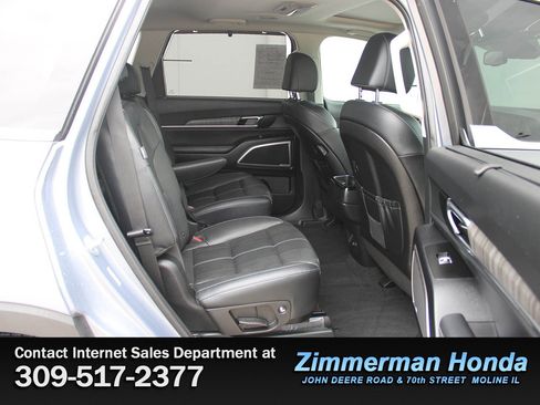 Used 2024 Kia Telluride EX w/ EX Captain's Chair Package AWD/4WD image 8