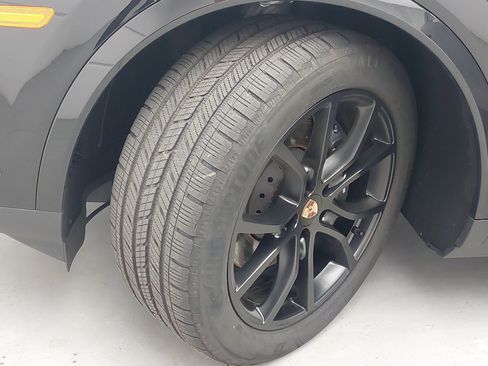 Certified 2026 Porsche Cayenne AWD/4WD image 35