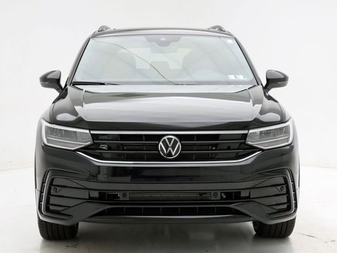 Used 2024 Volkswagen Tiguan SE R-Line image 4