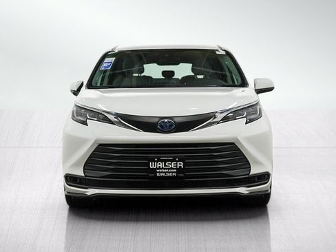 Used 2021 Toyota Sienna LE AWD/4WD image 8