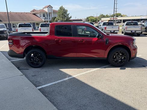 Used 2026 Ford Maverick Lariat w/ Black Appearance Package AWD/4WD image 4