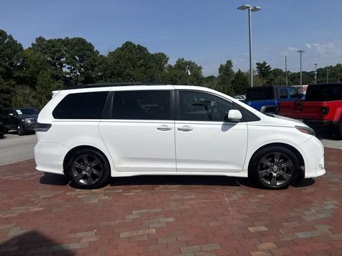 Used 2015 Toyota Sienna SE w/ SE Preferred Package FWD image 37